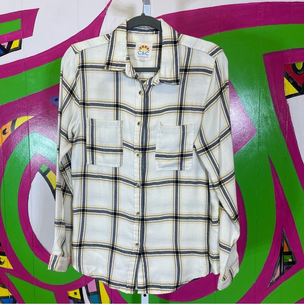 C&C California, Long Sleeve Plaid Button Down Shirt. Size Medium. Excellent cond
